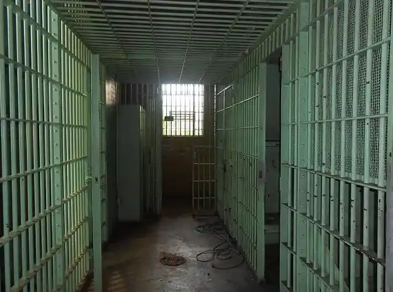 118-inmates-escape-as-rainstorm-destroys-niger-prison/