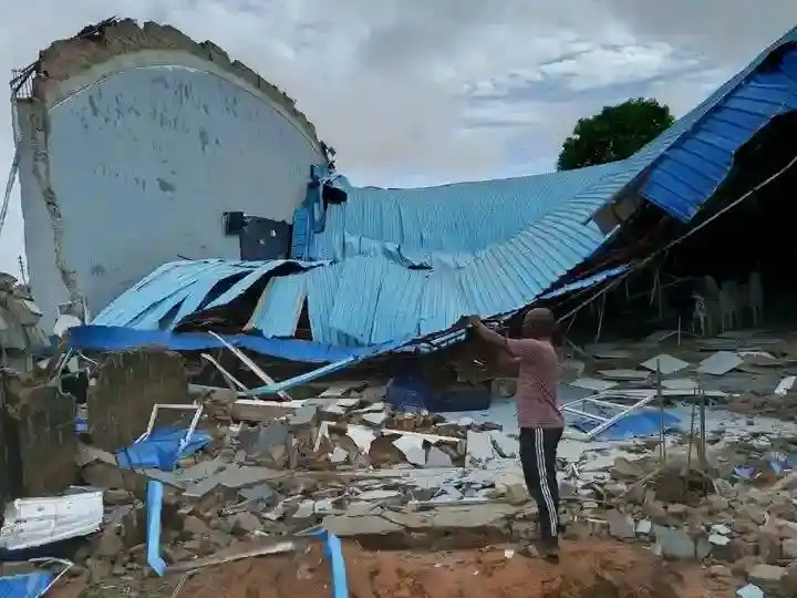 pastor-dead-as-dunamis-church-building-collapses-in-benue-photos-/