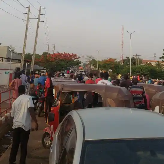 motorists-lament-as-long-queues-resurface-in-abuja-and-other-states-due-to-an-alleged-shortage-in-the-supply-of-pms/