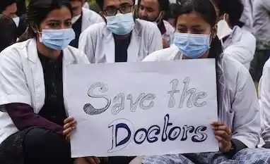 Indian doctors refuse to end protests and go back to work after a female doctor was r@ped and murd3red in the hospital